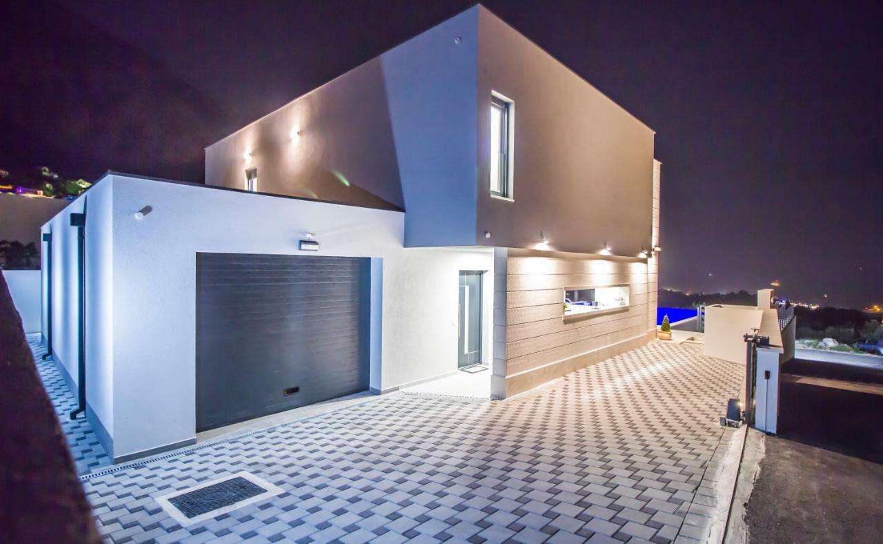 מאקרסקה Villa Lacus מראה חיצוני תמונה