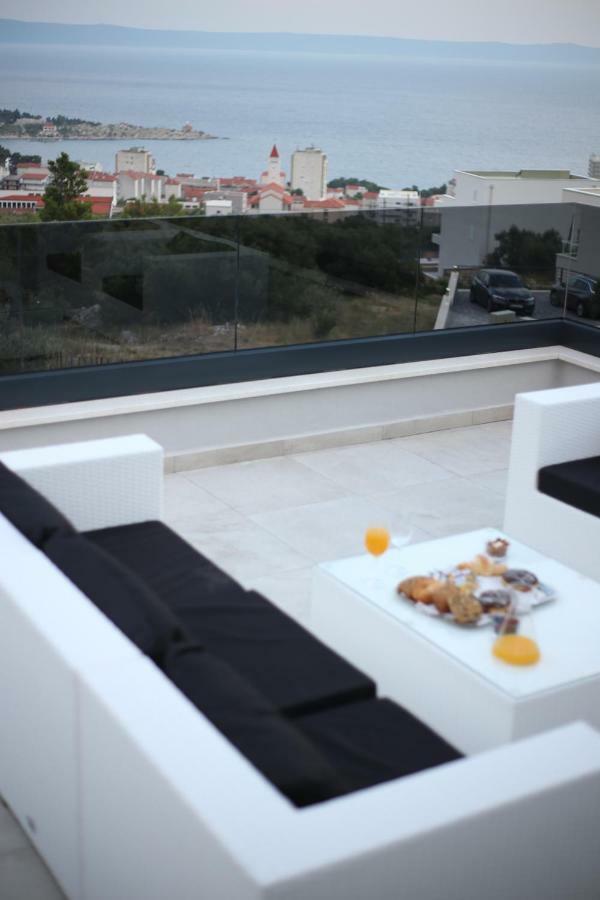 מאקרסקה Villa Lacus מראה חיצוני תמונה